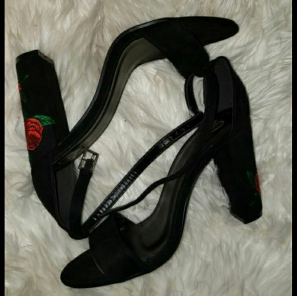 Heels - Picture 1 of 3